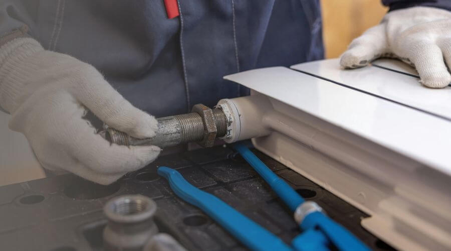 Expert burst pipe repair services in Hamilton, IL
